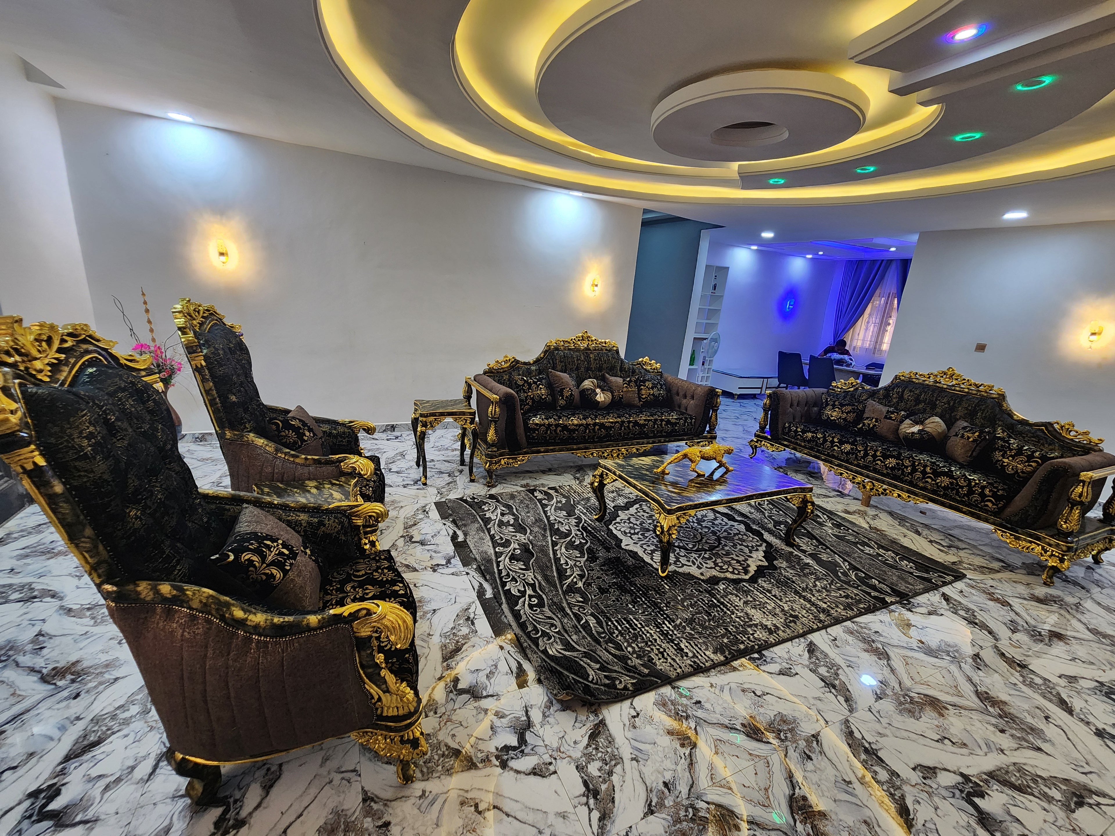 Royal Classic Luxury Sofa Set