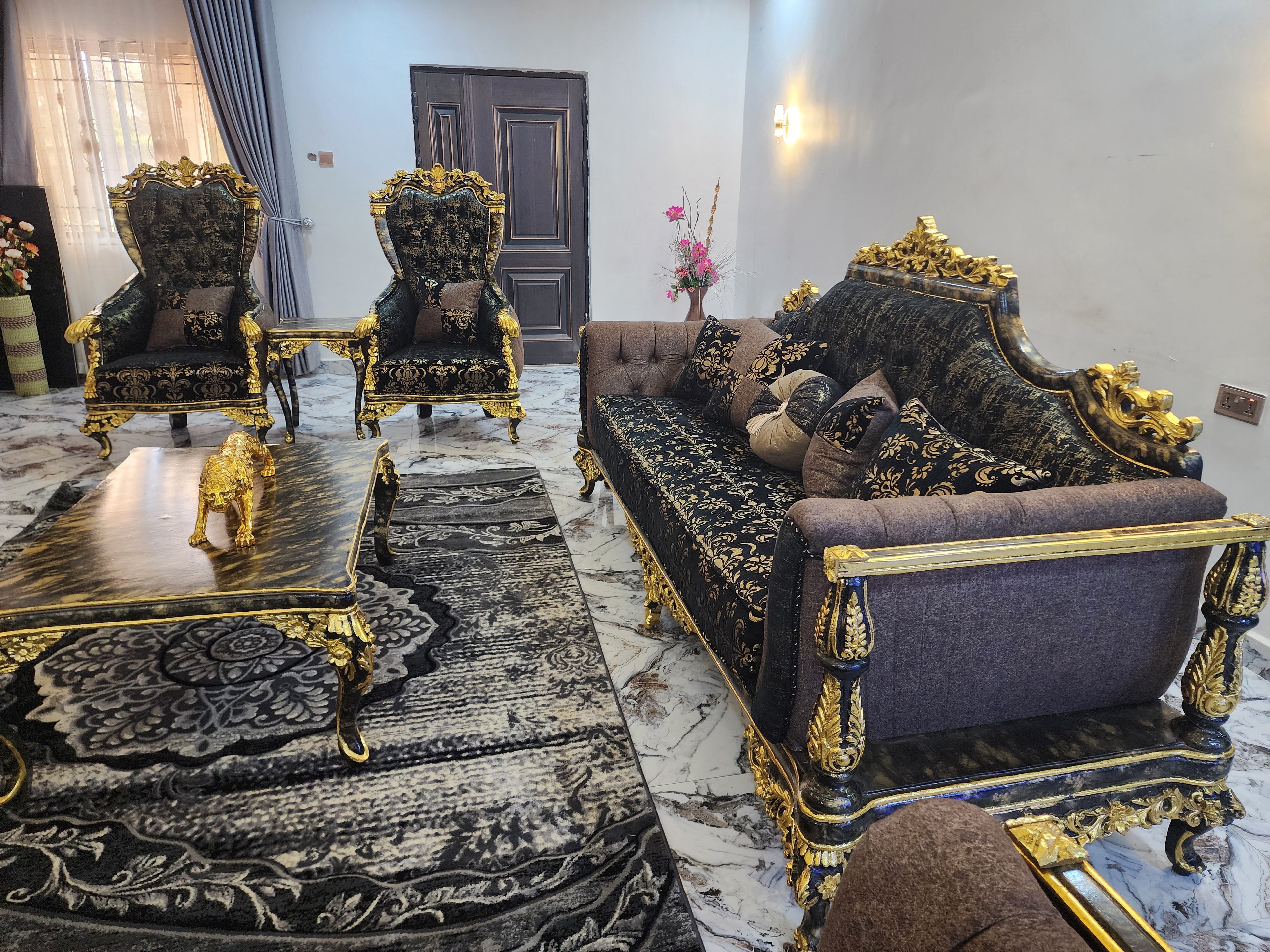 Royal Classic Luxury Sofa Set