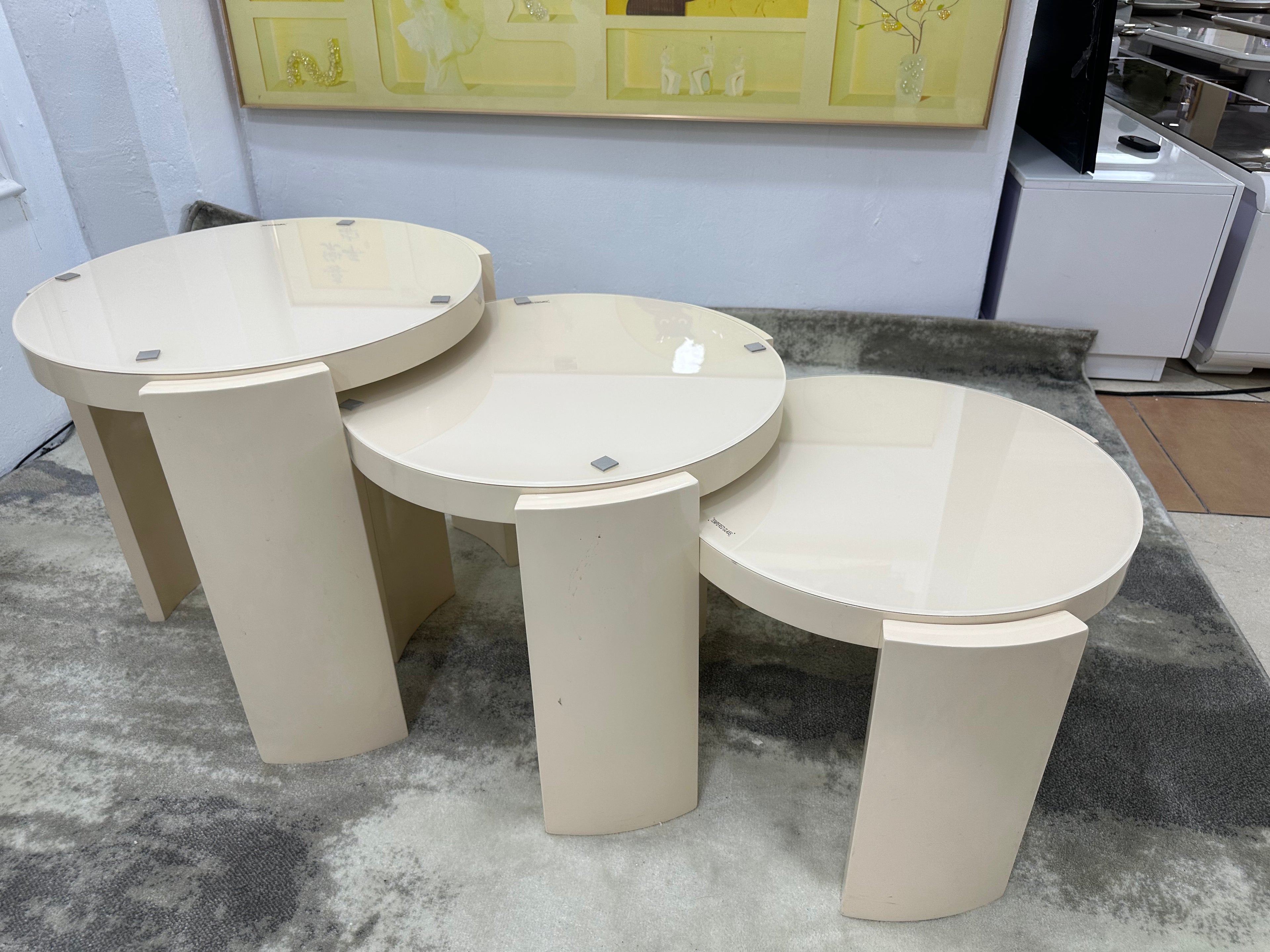 Modern Side Table 4.1